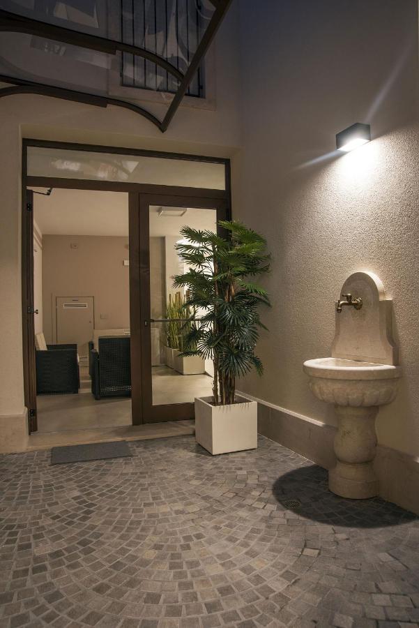 Camelot Appartamenti - Business E Holiday San Martino Buon Albergo Exterior foto