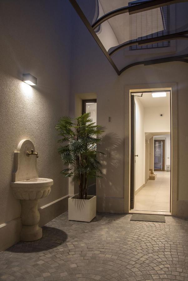 Camelot Appartamenti - Business E Holiday San Martino Buon Albergo Exterior foto